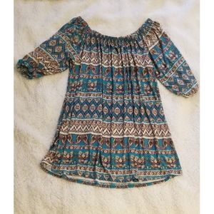 Off shoulder patterned shirt